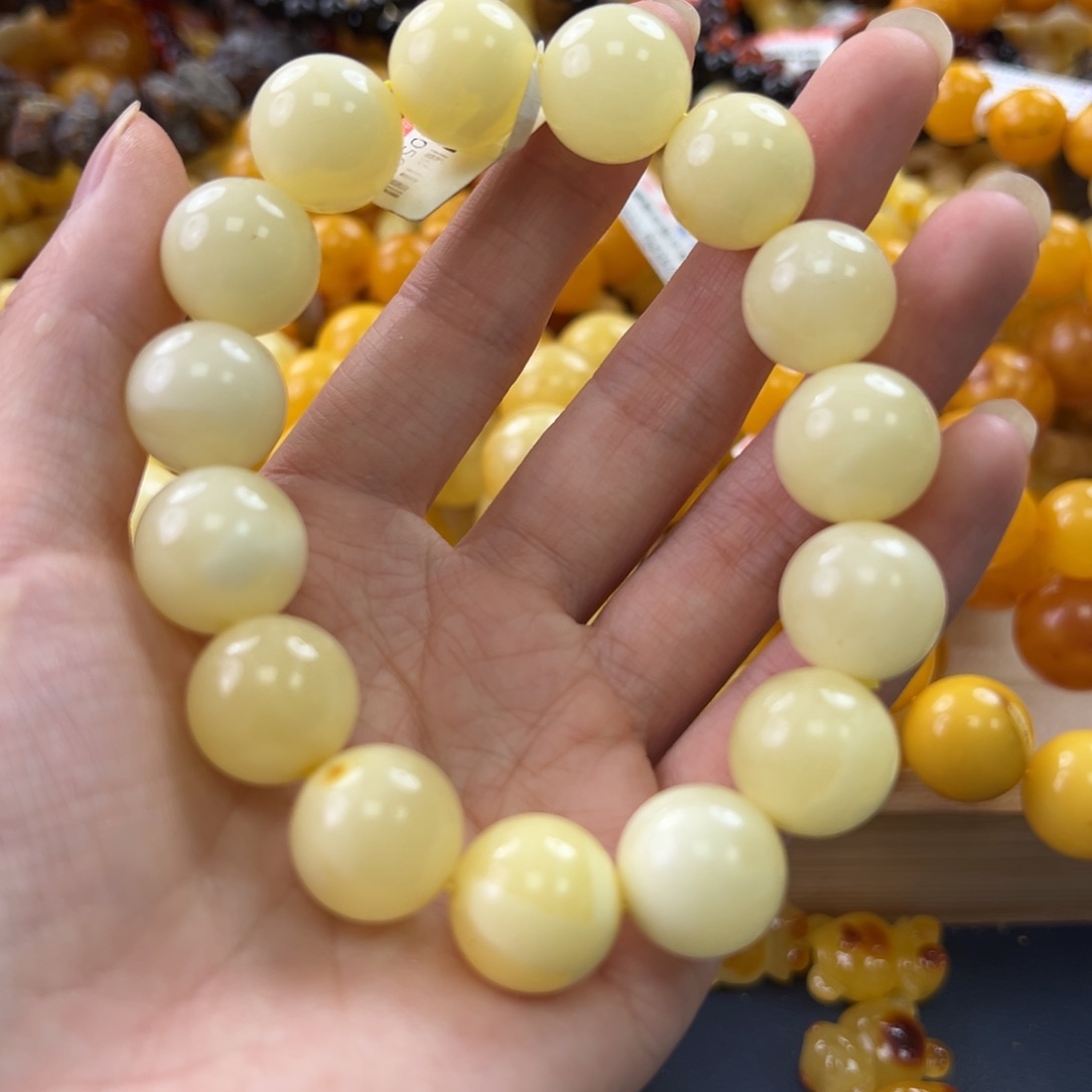 未镶嵌琥珀珠宝奇石