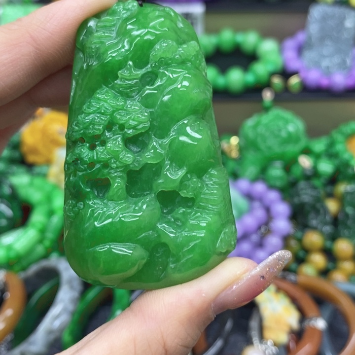 M***y翡翠未镶嵌颈饰项链1