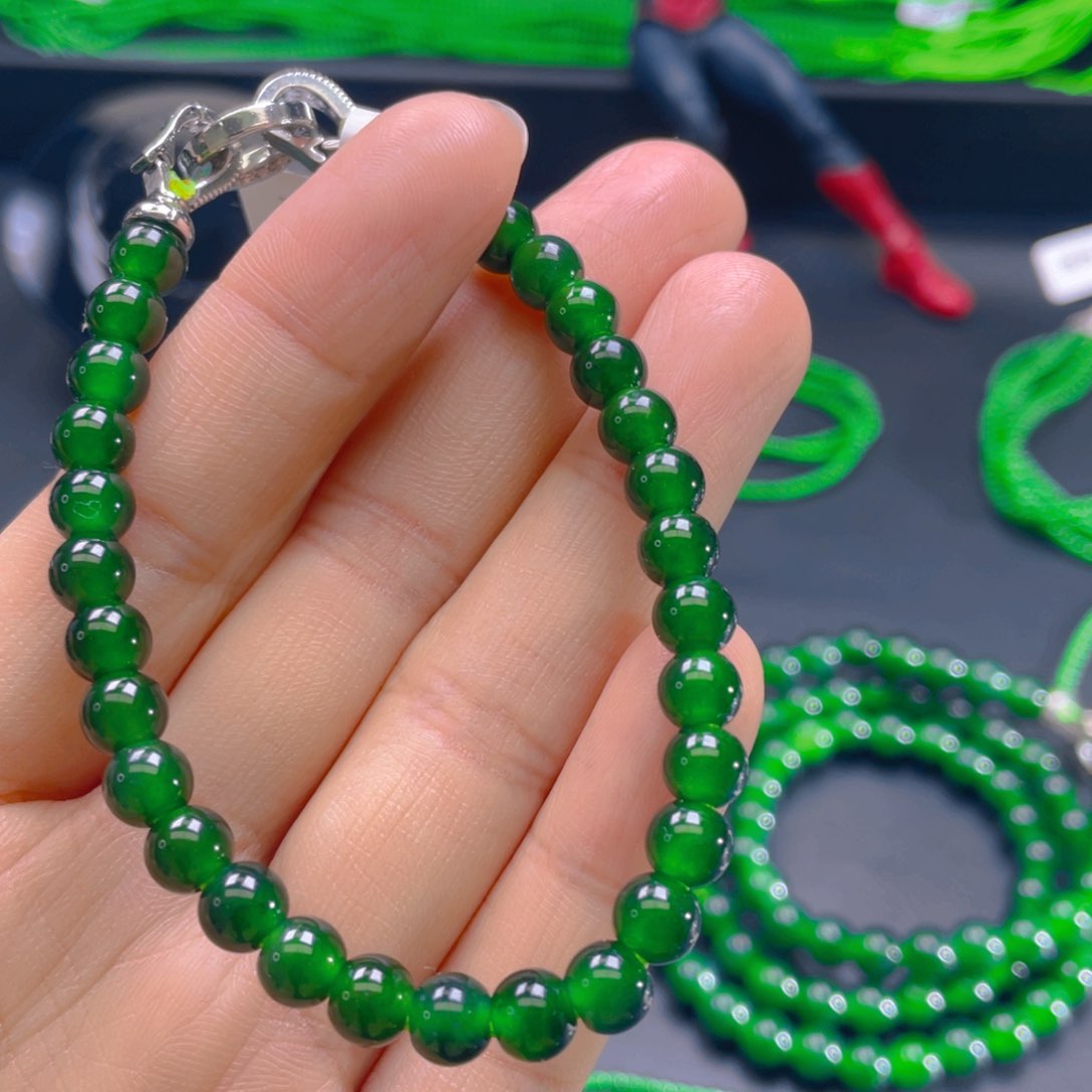 翡翠颈饰未镶嵌，1