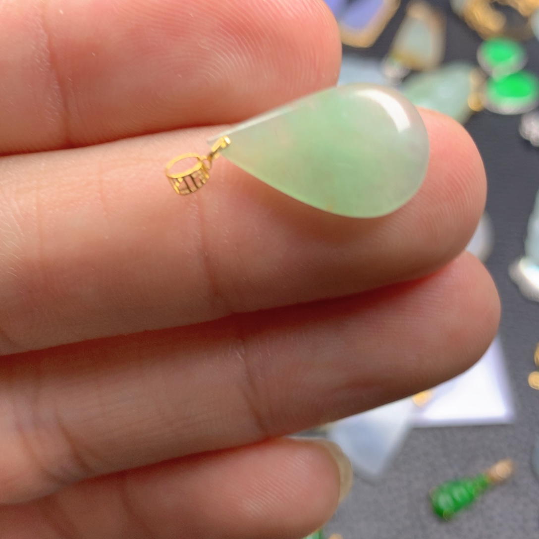 【闪购商品】翡翠颈饰18K金镶嵌翡翠