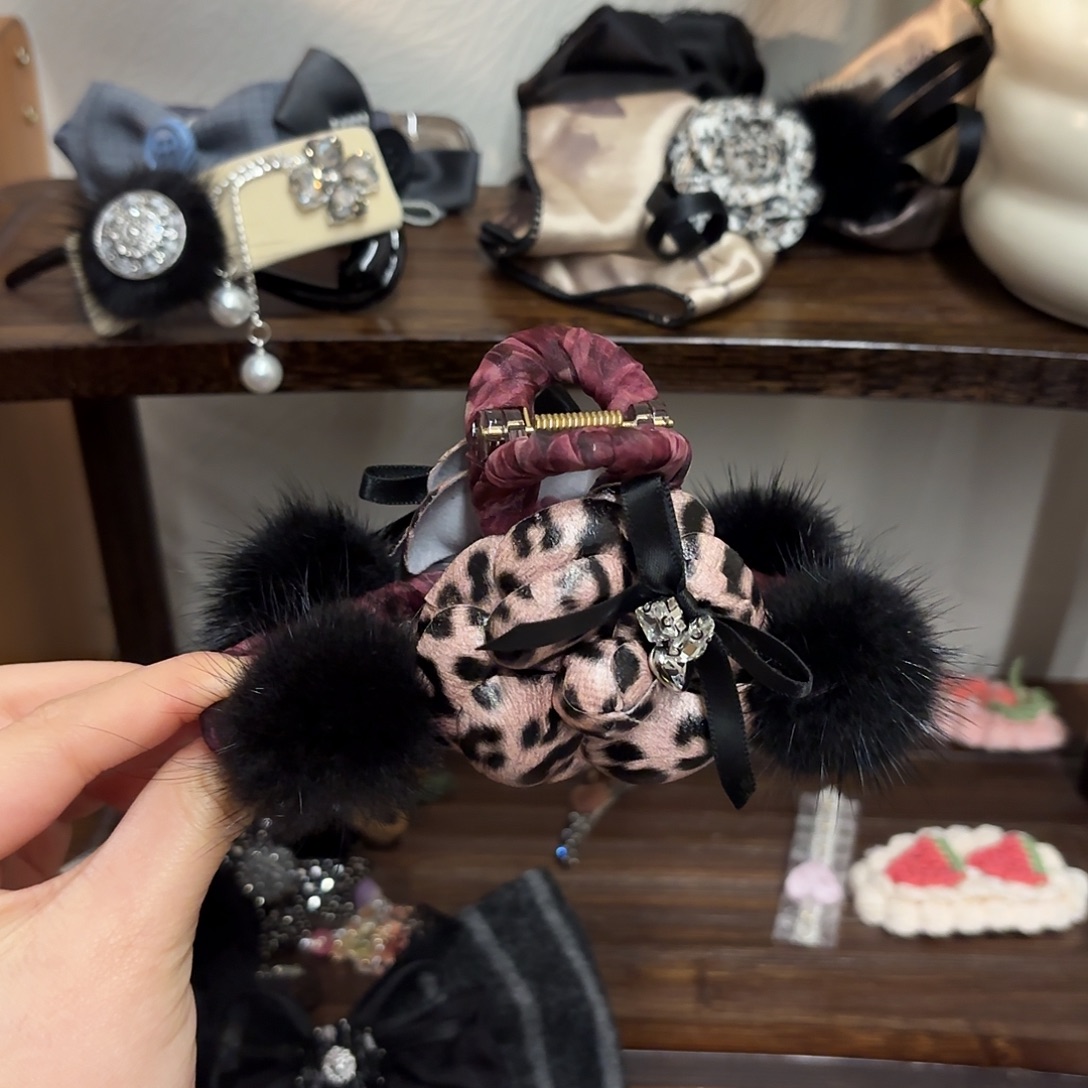 皮质铁合金抓夹夹