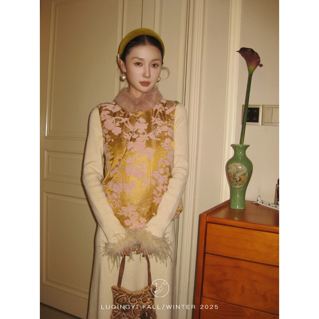 鹭青一【凝妆 12.22 20:00 新品】新中式提花立领马甲外套L25J3431K