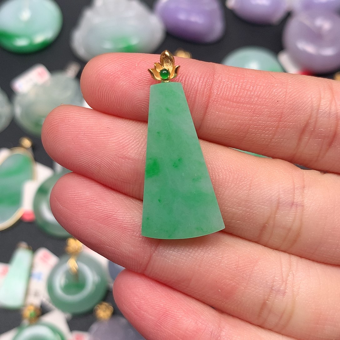 颈饰18K金镶嵌翡翠翡翠吊坠