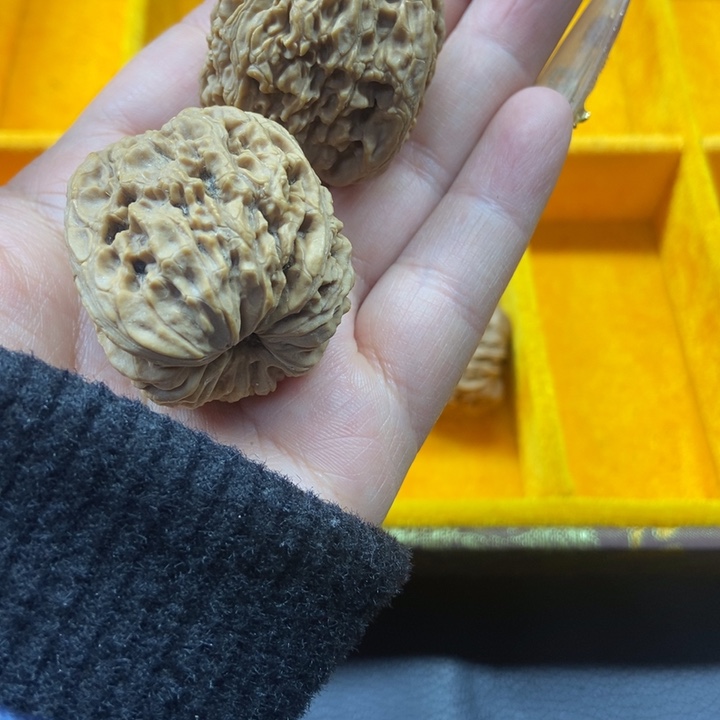 文玩核桃吊坠起****）南疆