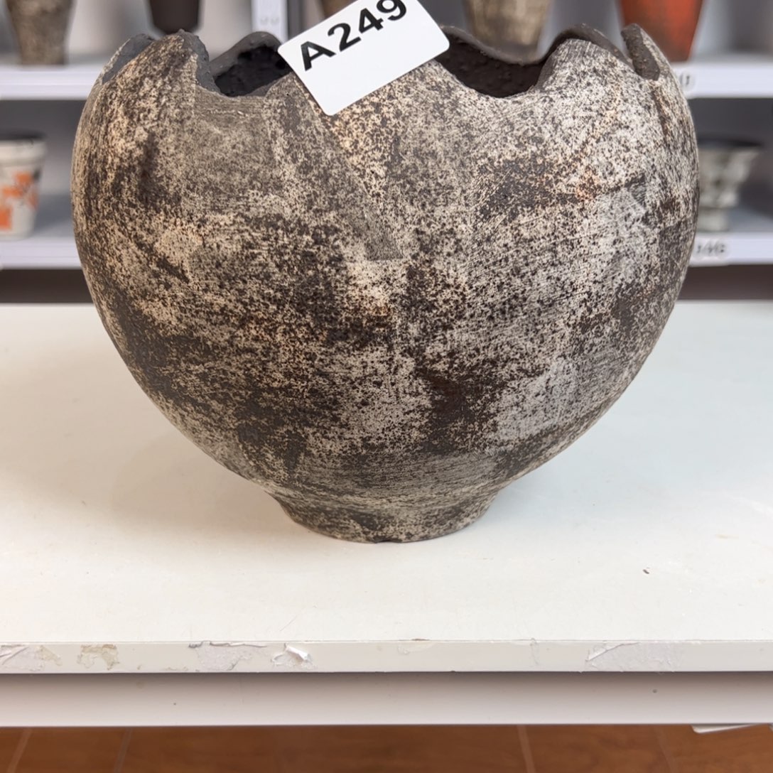 Y***G249景德镇手工花器