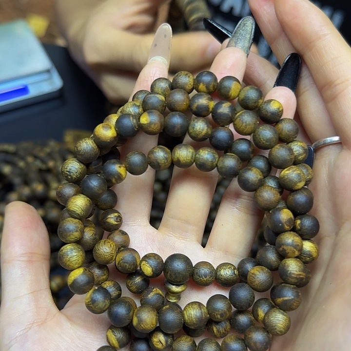 手串沉香+0.8圆珠多圈33克加