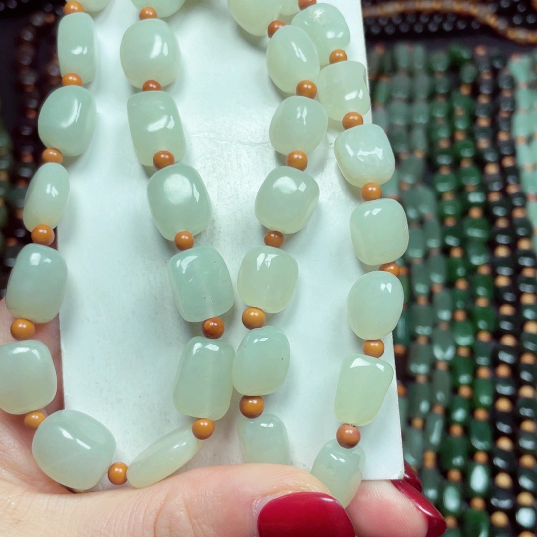 和田玉颈饰未镶嵌