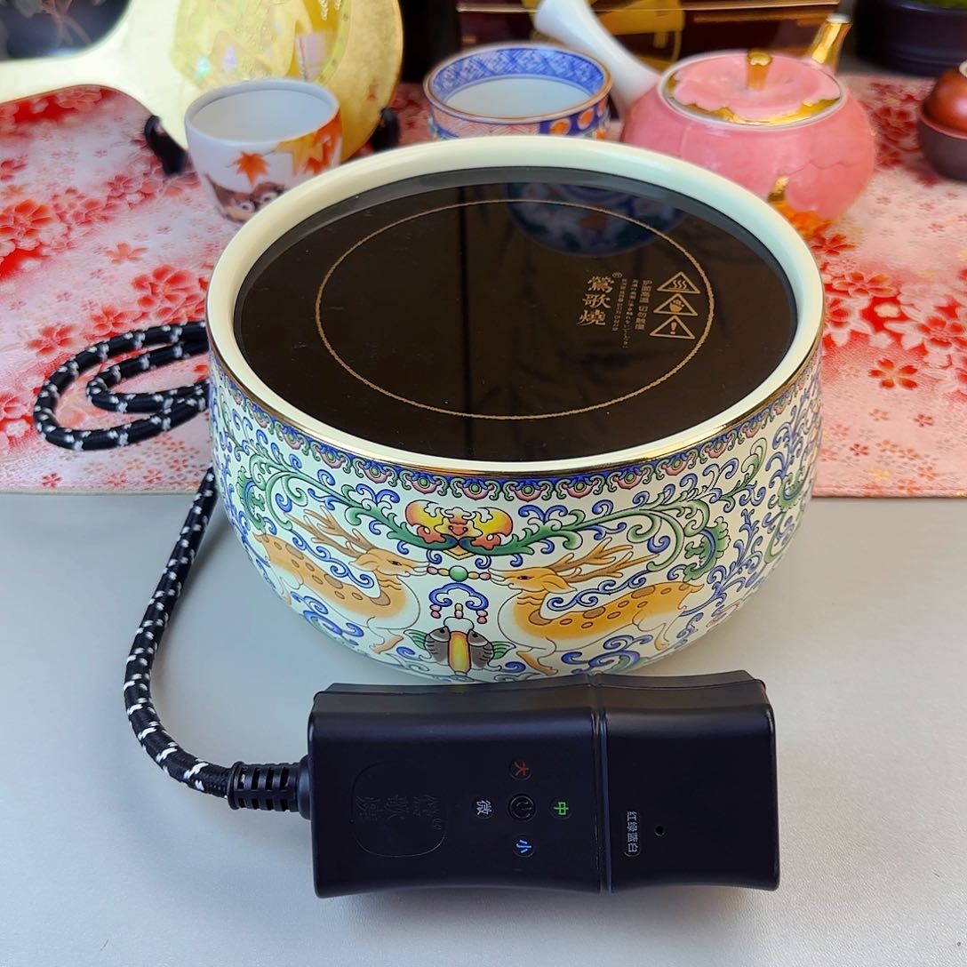 他家茶具瓷器真美！