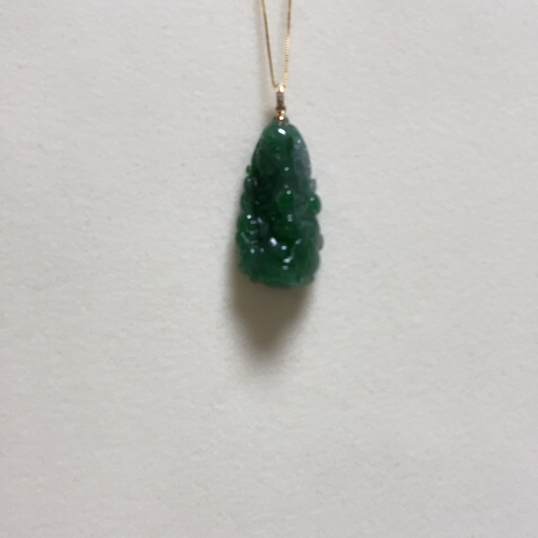 翡翠颈饰18K金镶嵌简单