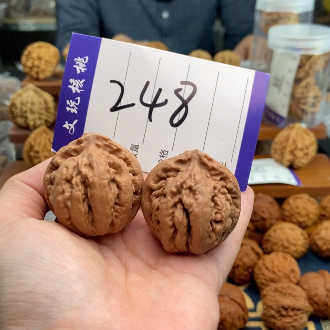 文玩核桃吊坠37霸王龙