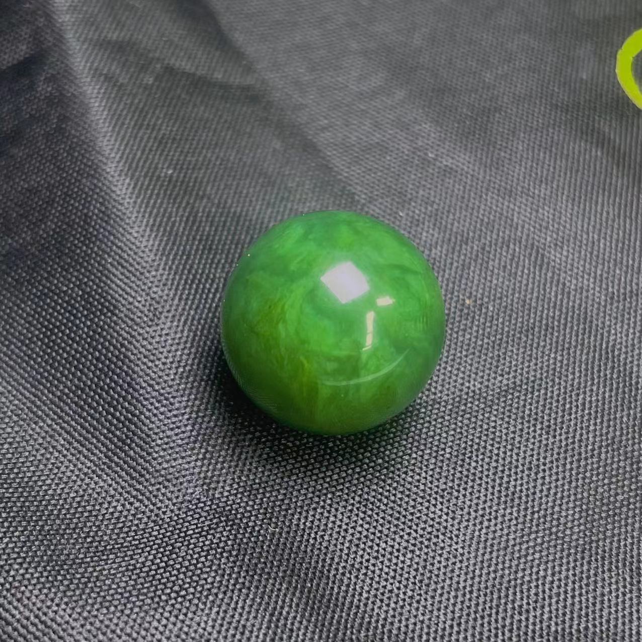 天然和田玉碧玉阳绿16mm左右单珠