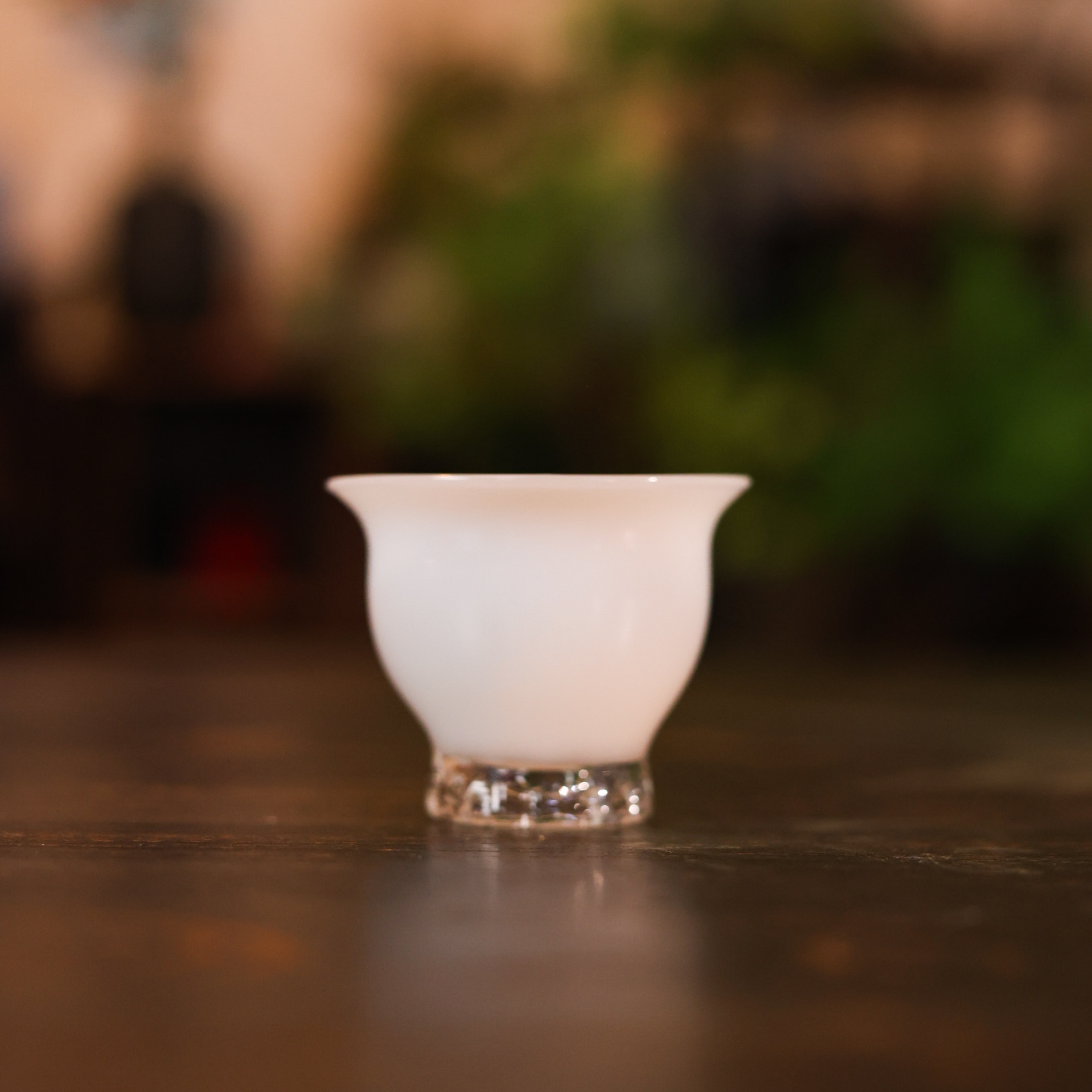 【悦生活】白.玉玲珑小高足30ml（Q6947）