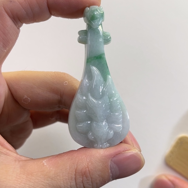 翡翠吊坠(赠链)未镶嵌代编织