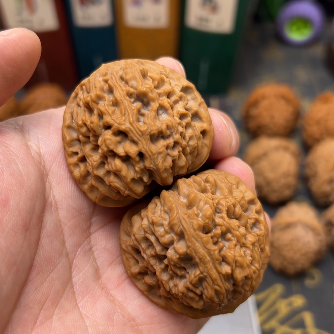 文玩核桃把件43球型南疆石51.9克