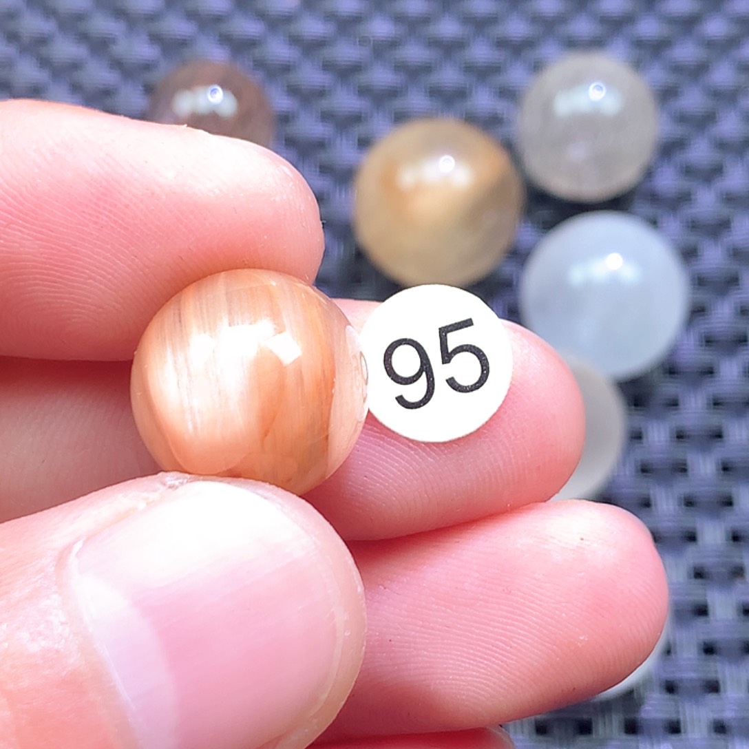 未镶嵌颈饰水晶Y****丁