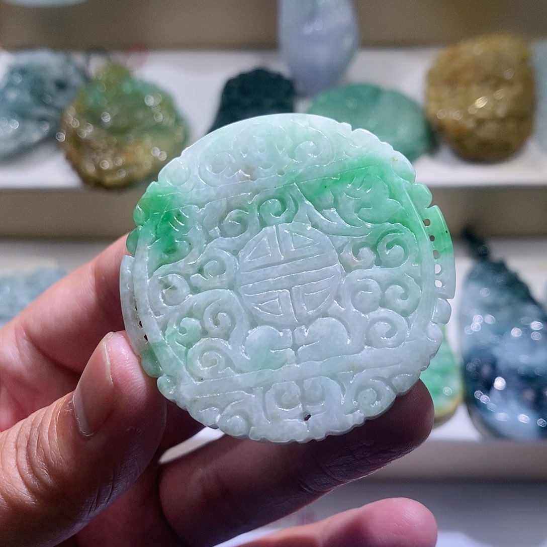 【闪购商品】翡翠颈饰未镶嵌仿古牌