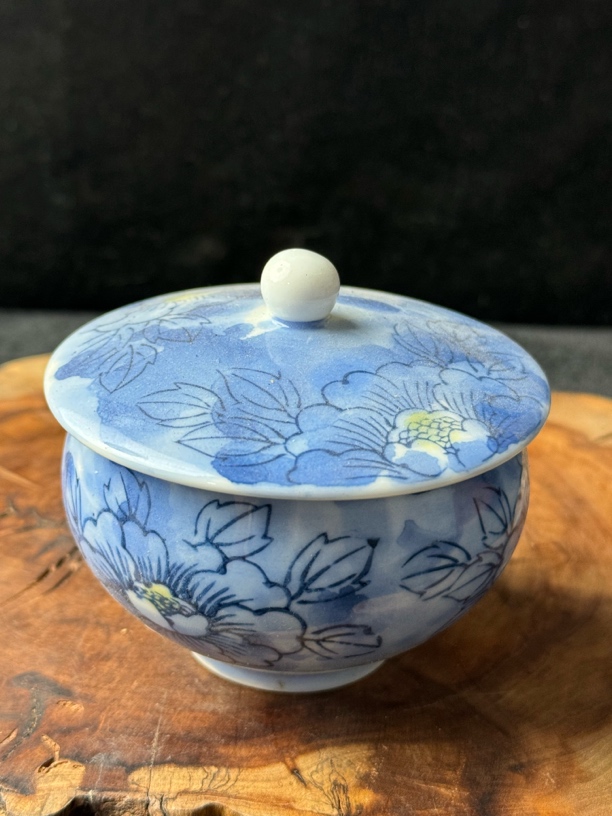 回流青花盖杯有底款