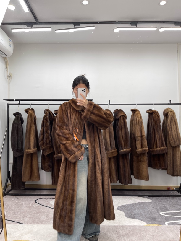 CC184(3XL) 蜜棕色中古进口水貂毛外套，肩42胸围118衣长125袖长65