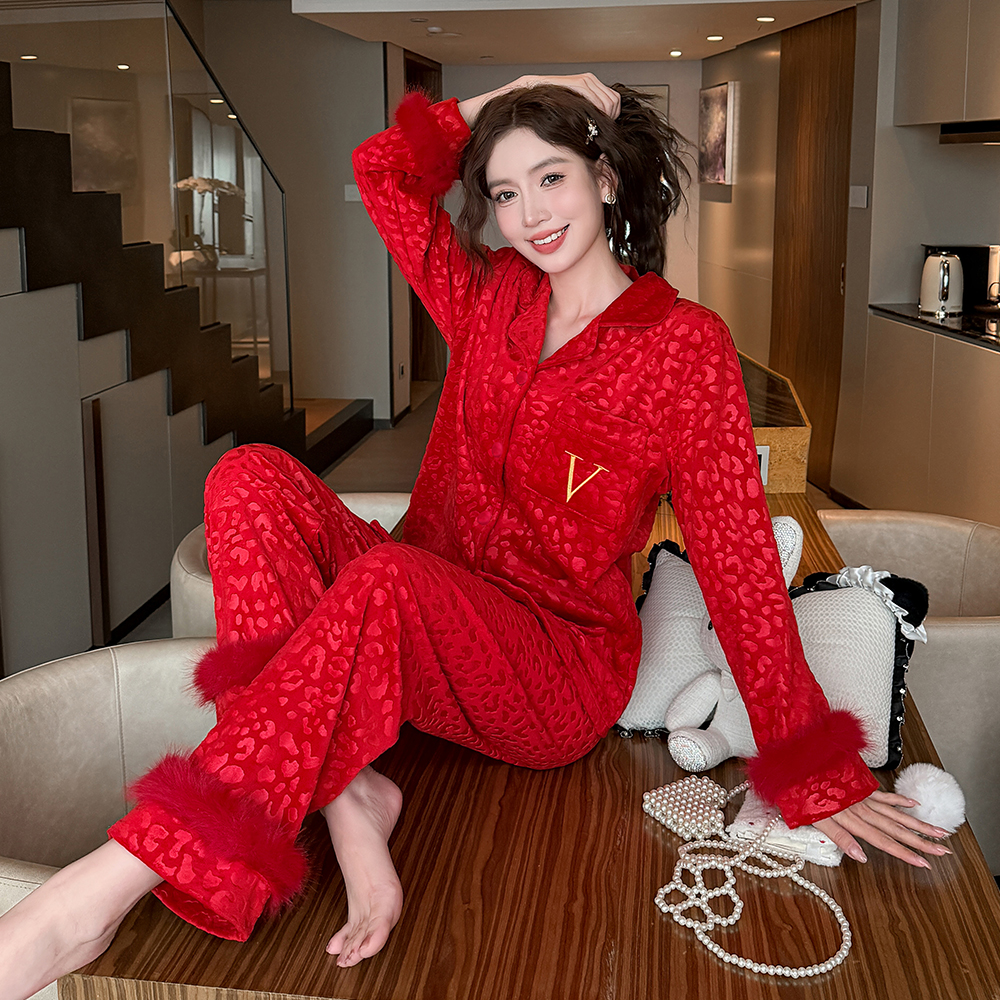 冬季海岛绒睡衣女保暖加厚小香风长袖套装大码宽松秋冬天家居服