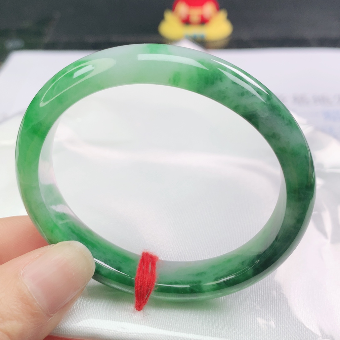 翡翠未镶嵌手镯（贵妃镯）