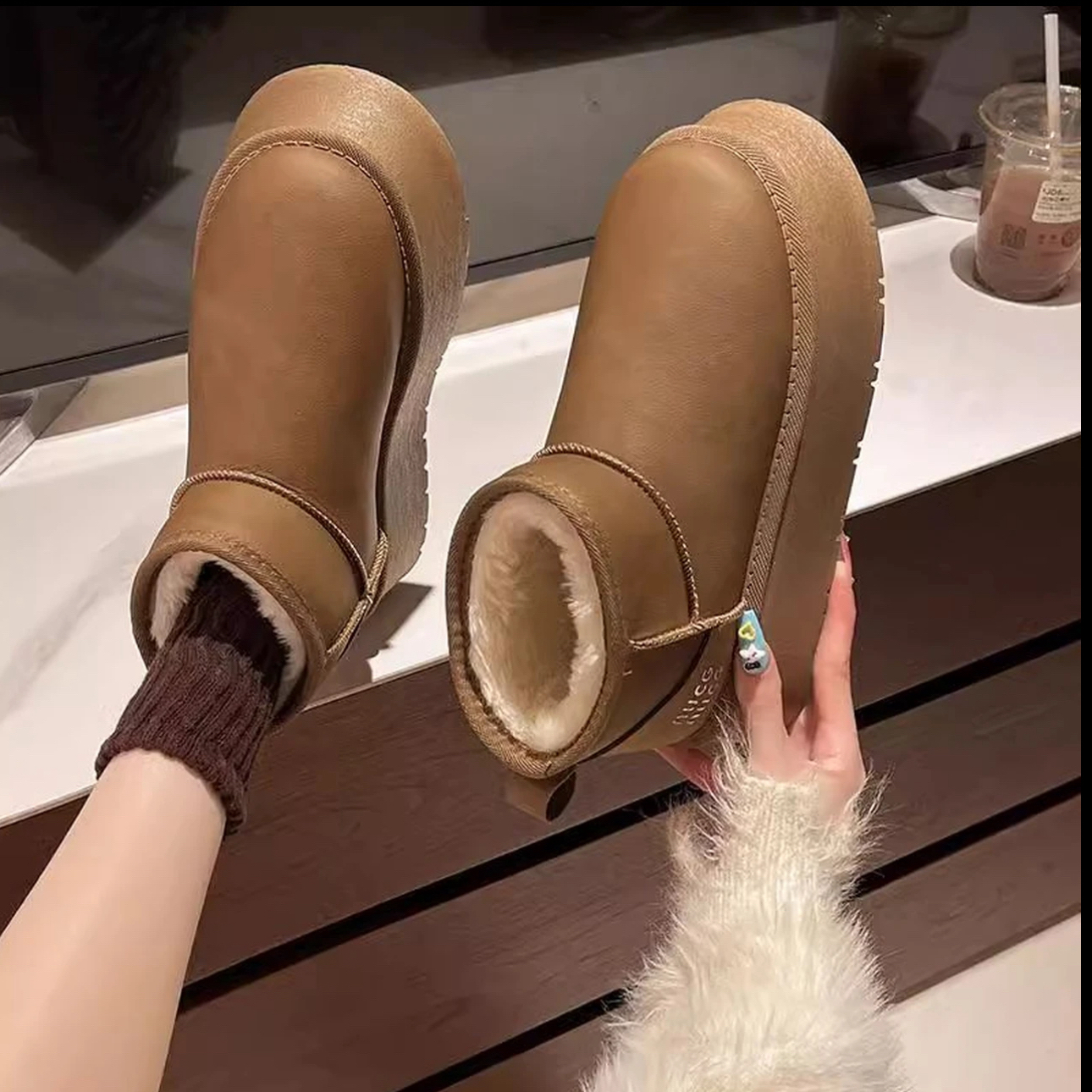 保暖秋冬女款胶粘冬季厚底时尚雪地靴时尚修面皮短靴