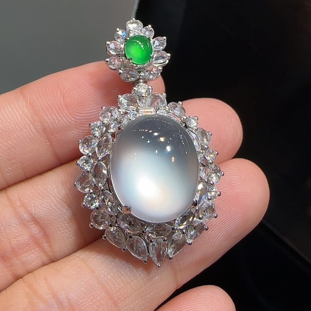 翡翠18K金镶嵌吊坠(不含链)蛋面