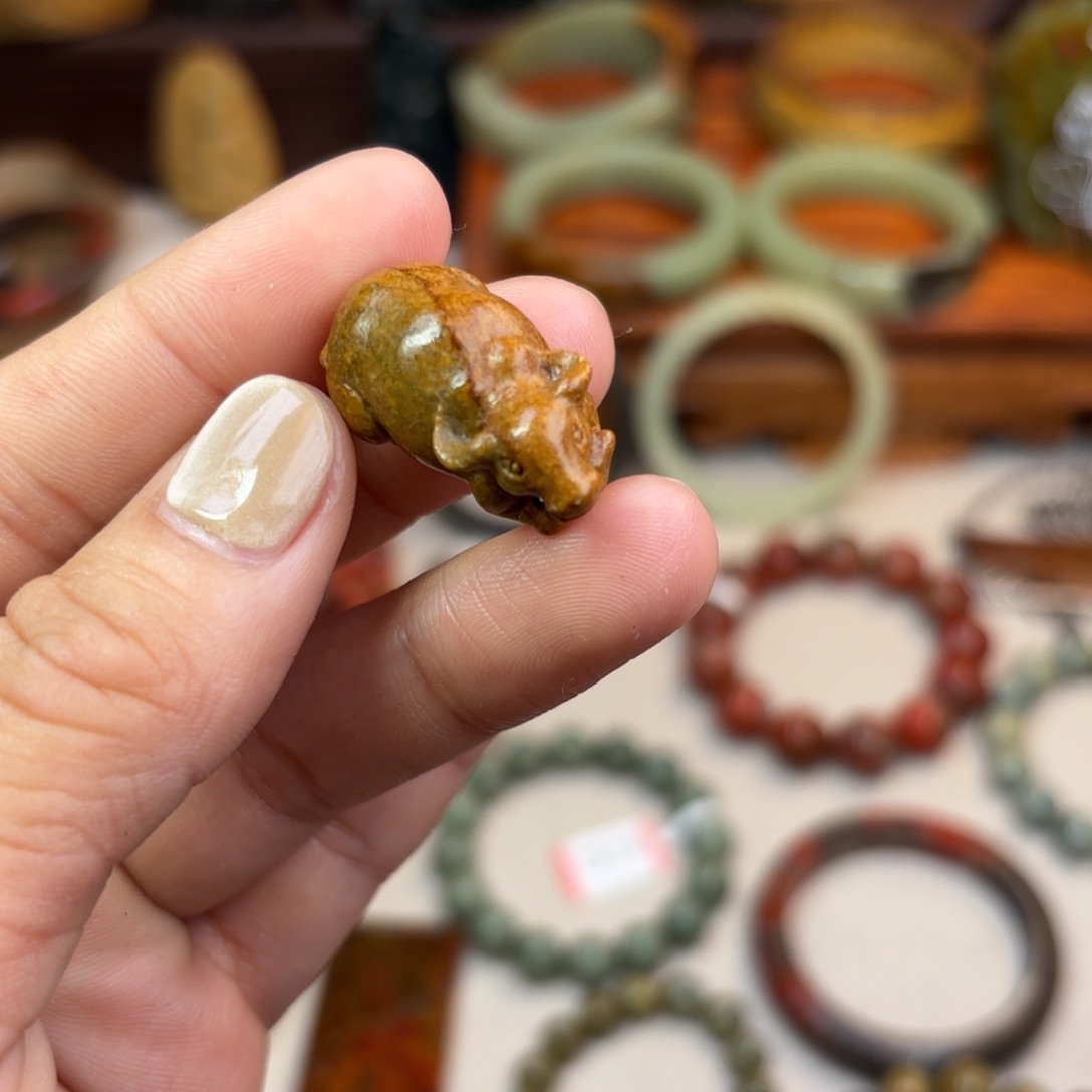 岫岩河磨玉（透闪石质玉）手镯未镶嵌