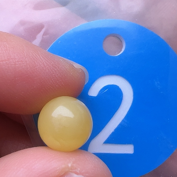 蜜蜡裸石未镶嵌划痕9.6m m