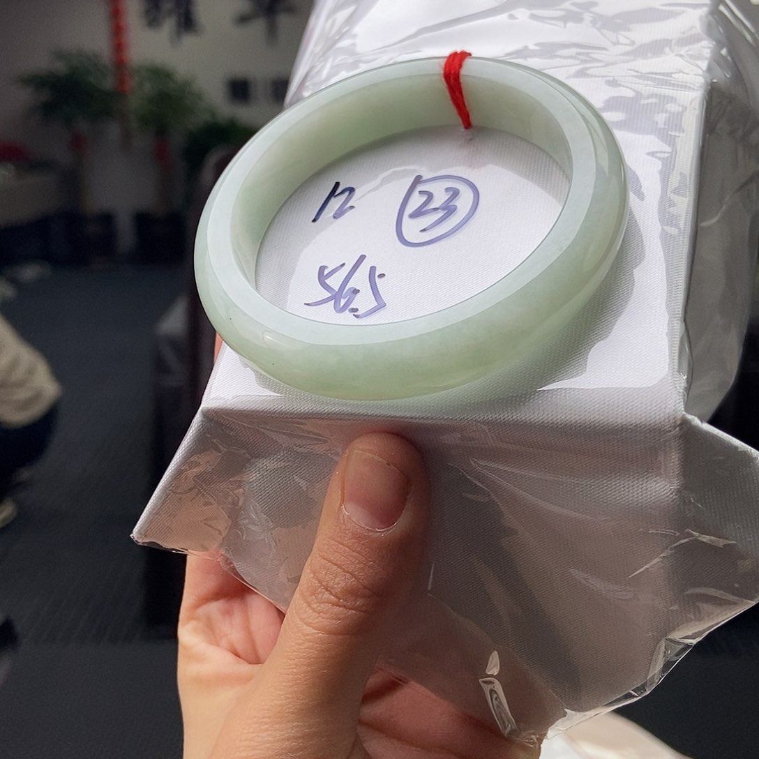 翡翠手镯未镶嵌颜色多样性发拍一发一