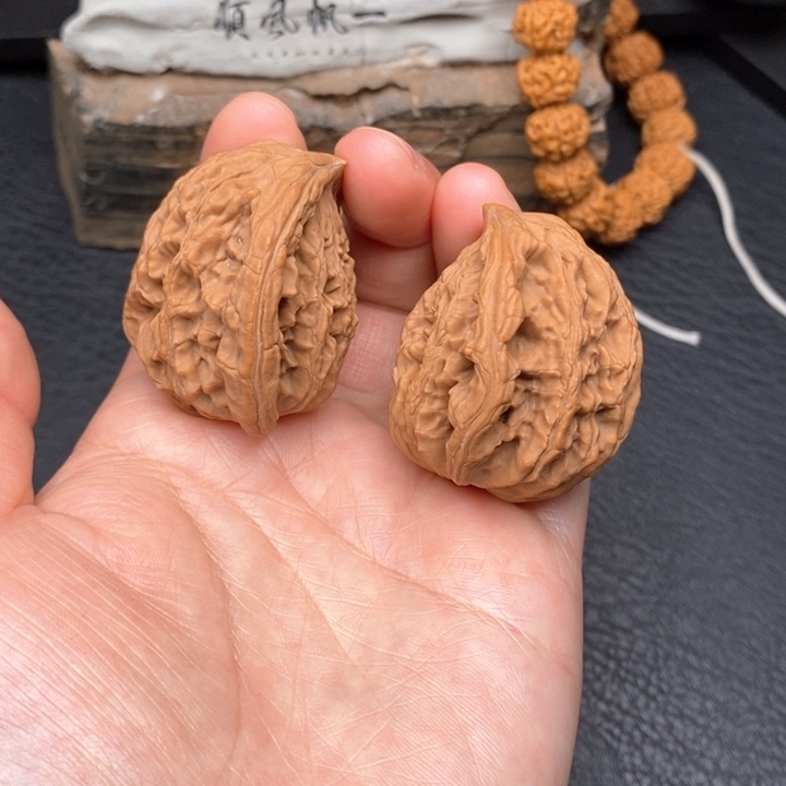 文玩核桃吊坠尺寸39.5虎头蛇