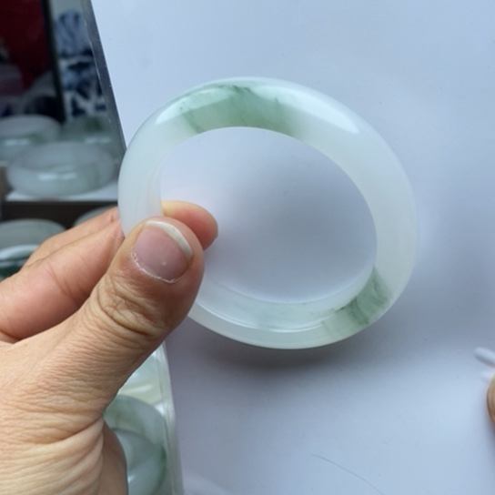 石英质玉（金丝玉）手镯未镶嵌