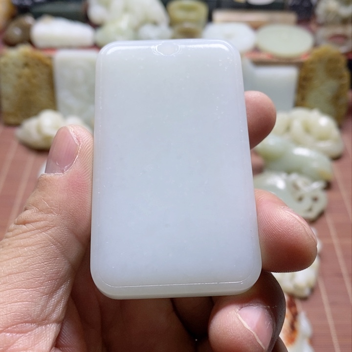 和田玉颈饰未镶嵌挑***子