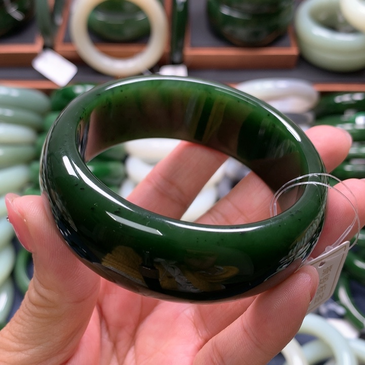 【闪购商品】未镶嵌手镯和田玉（碧玉）11