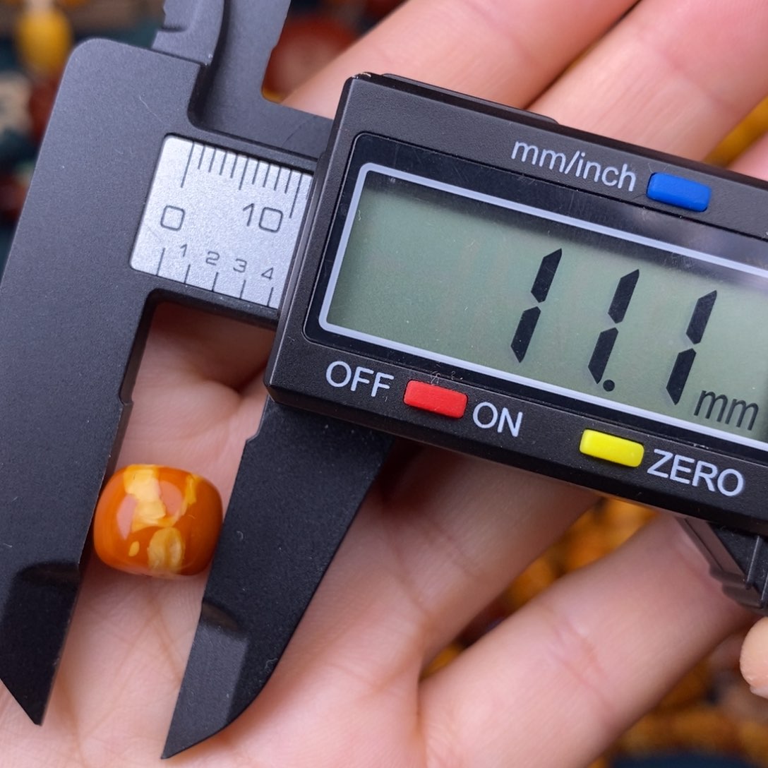 蜜蜡裸石未镶嵌蜜蜡