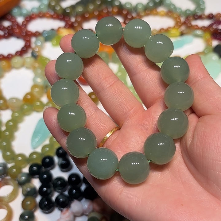 小***母蛇纹石玉未镶嵌手串