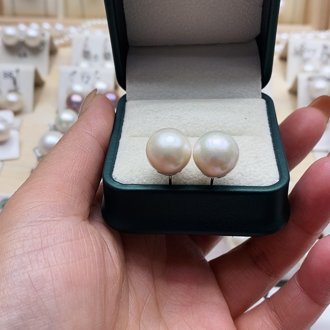 李***丽银S925镶嵌淡水珍珠颈饰