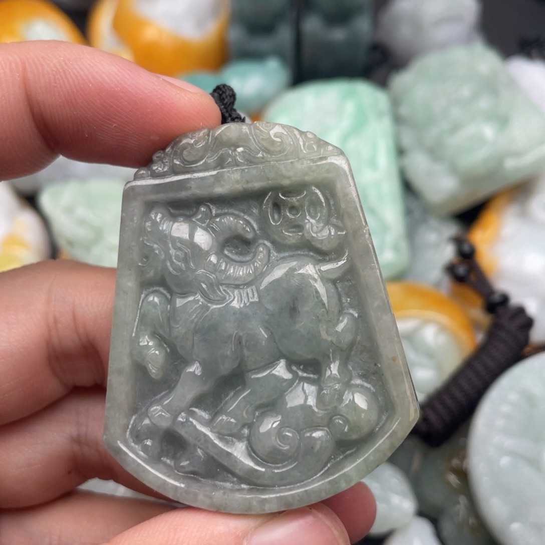 吊坠(不含链)未镶嵌翡翠