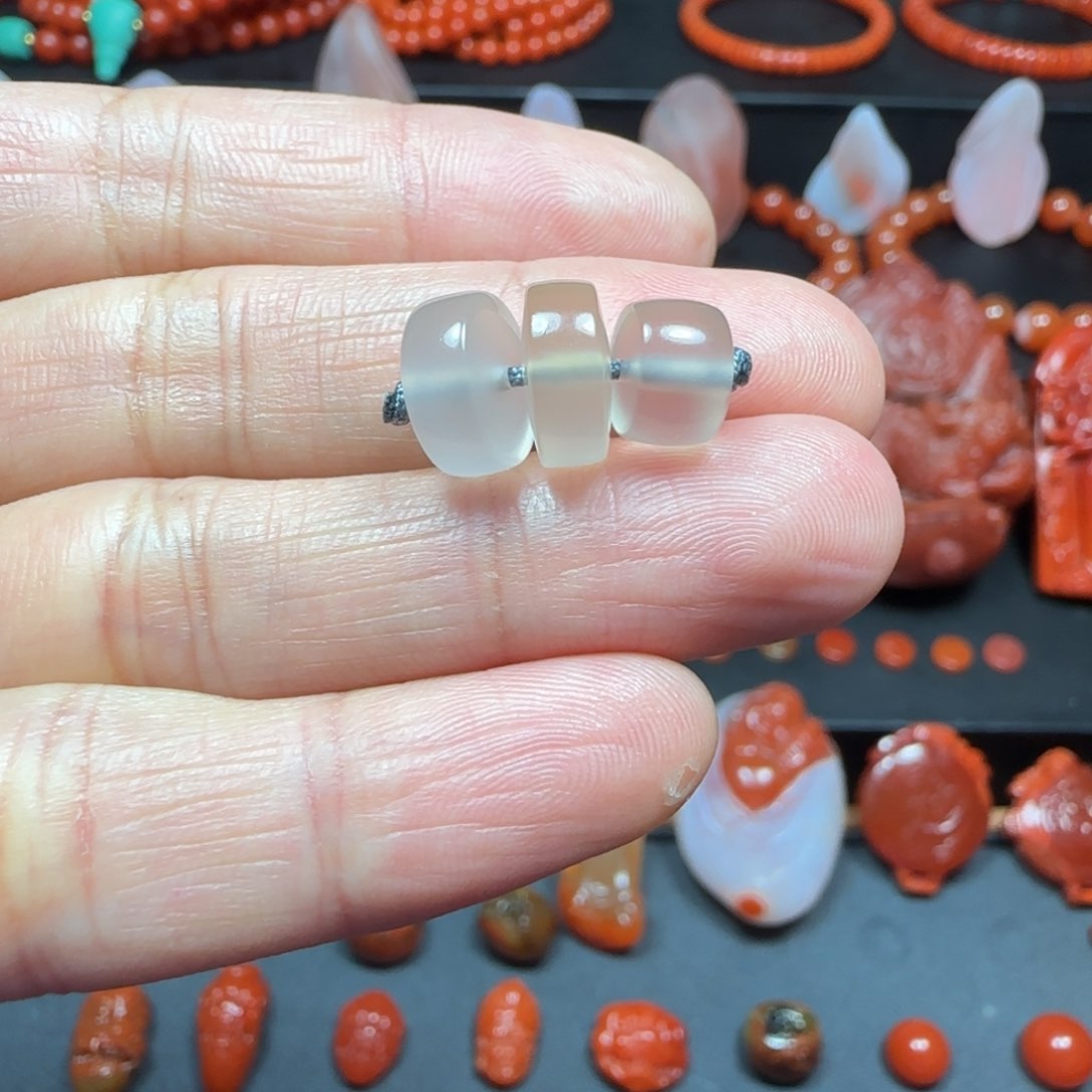 南红玛瑙挂件未镶嵌