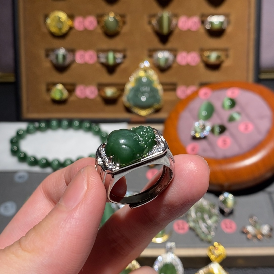 和田玉未镶嵌戒指