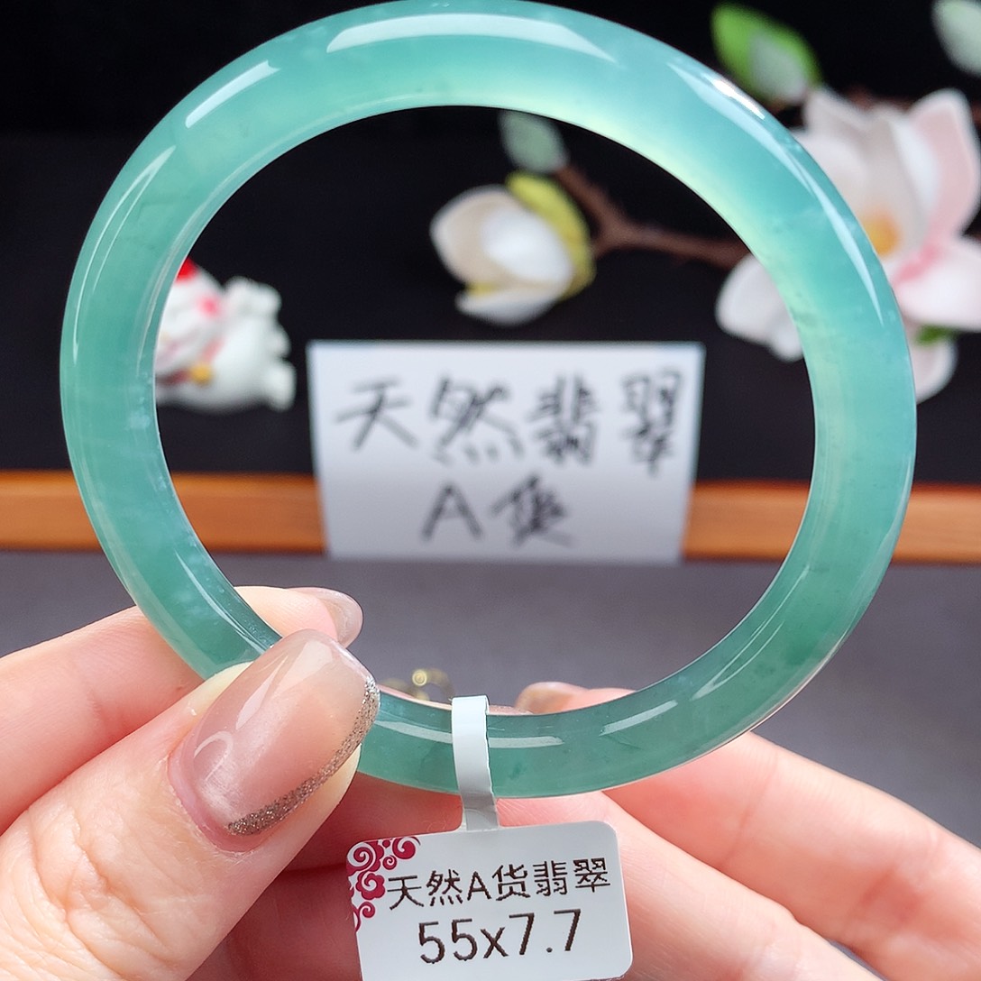 翡翠手镯（圆镯）未镶嵌