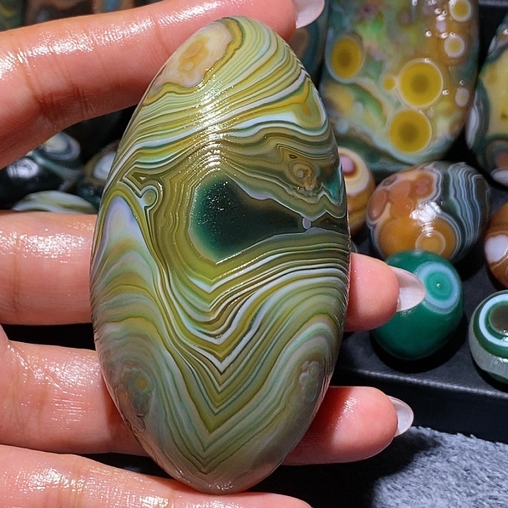 玛瑙/玉髓未镶嵌珠宝奇石110