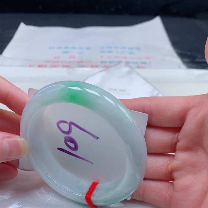 翡翠手镯未镶嵌55565556555655