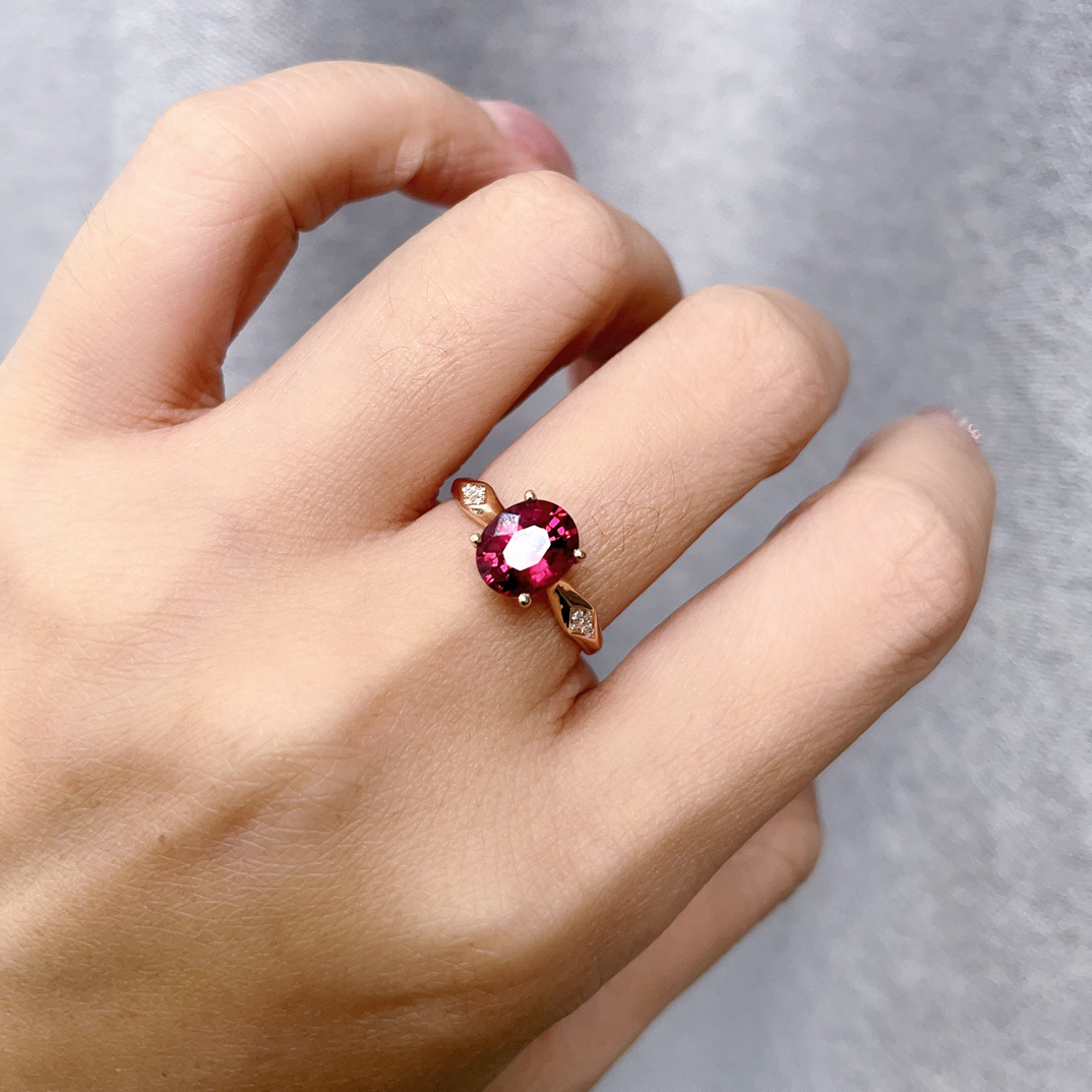 18k金撤柜石榴石戒指