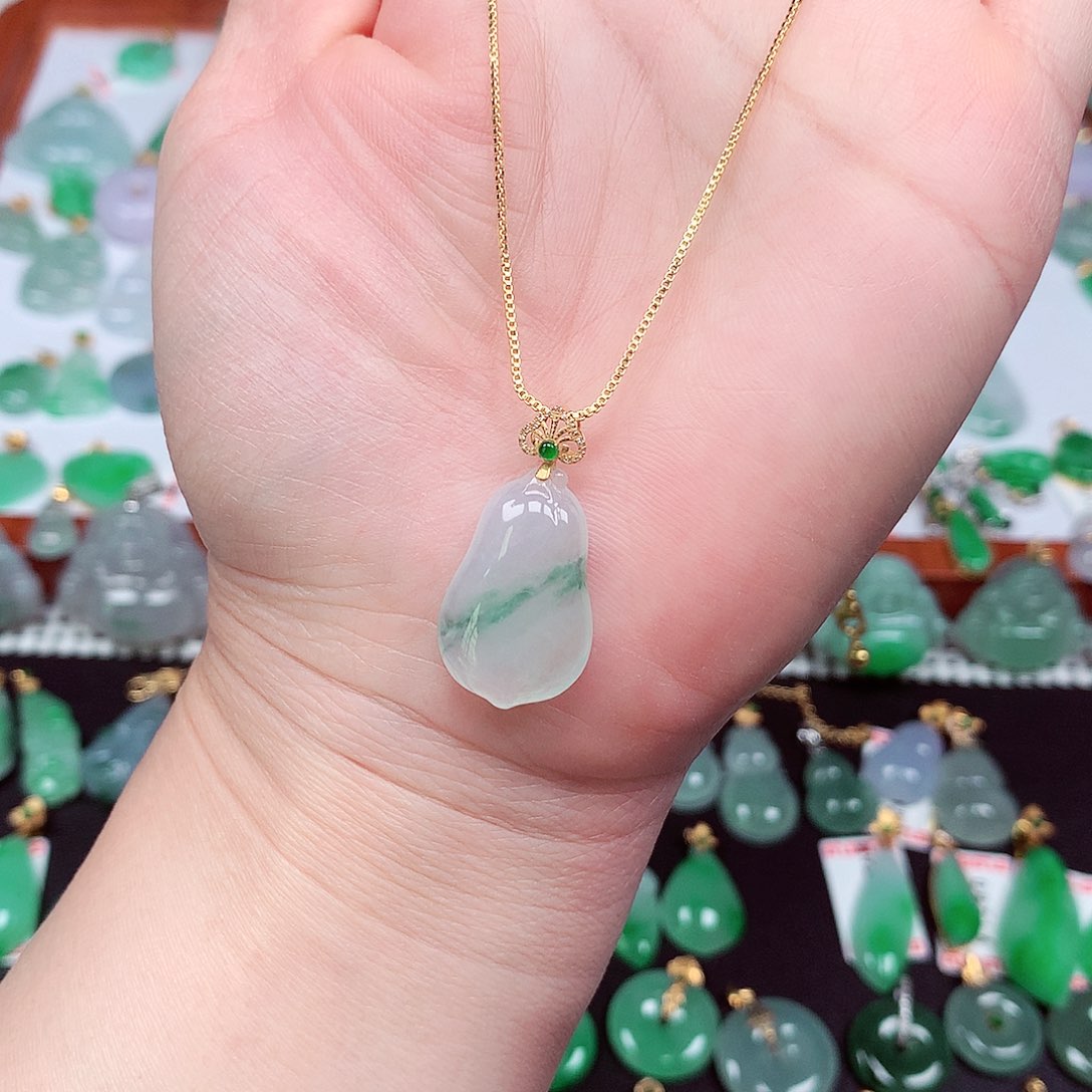翡翠颈饰18K金镶嵌天然翡翠A货