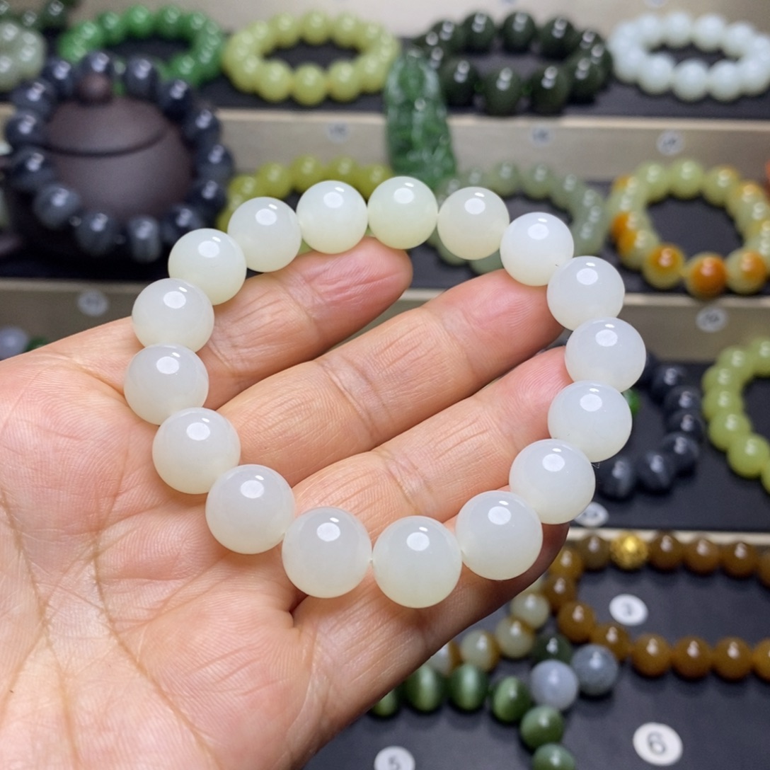 和田玉未镶嵌手串