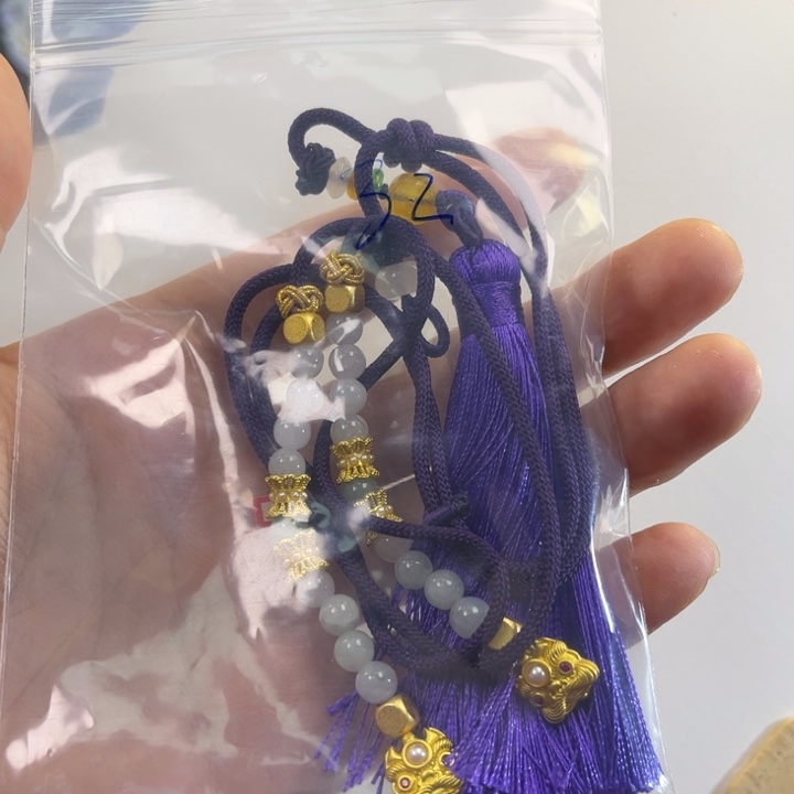 翡翠吊坠(赠链)未镶嵌