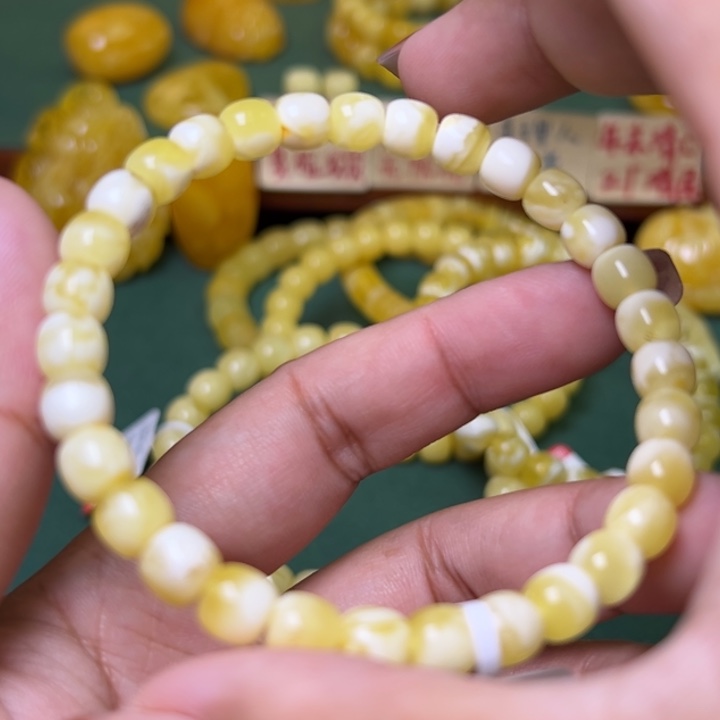 蜜蜡未镶嵌珠宝奇石