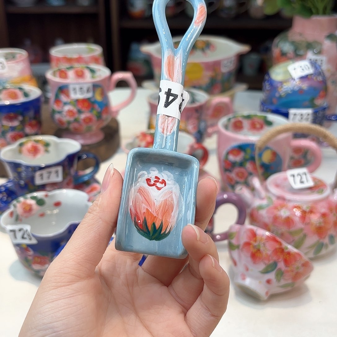 瓷片兔兔好可爱呀