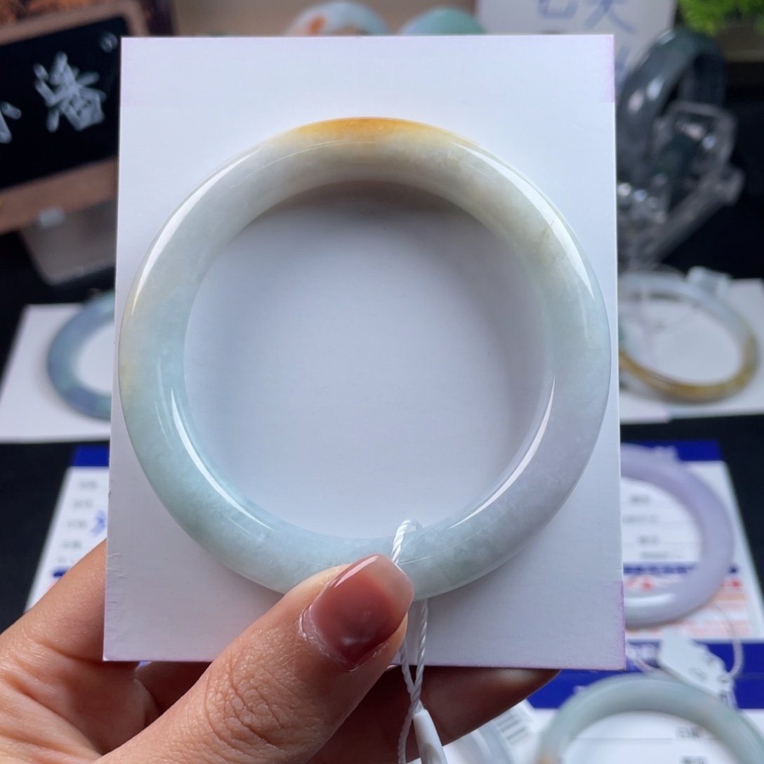 翡翠未镶嵌手镯基地质检