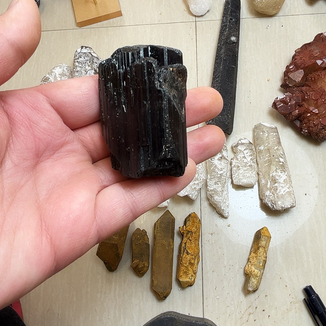 未镶嵌碧玺珠宝奇石